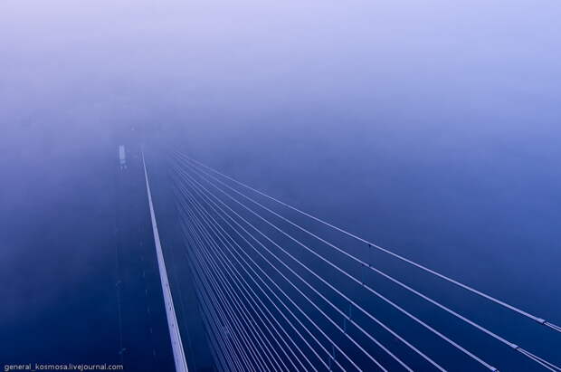 на высоте 136 метров bridge12 Туманный рассвет над Киевом на высоте 136 метров