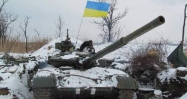 После встречного танкового боя украинских и российских войск Логвиново осталось После встречного танкового боя украинских и российских войск Логвиново осталось