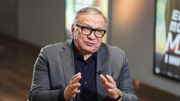 «Как с ней разговаривать?»: Угольников про молодежь