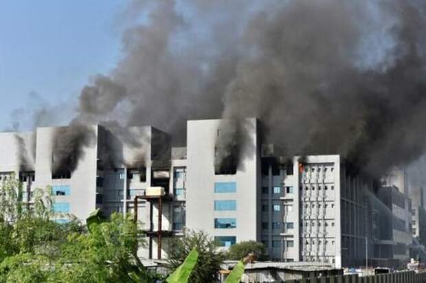 Fire Is Engulfing Plant Of World's Biggest COVID Vaccine Maker In India