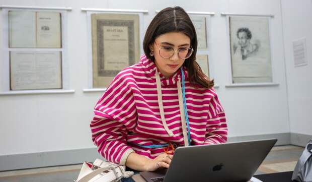 Спектакль «Сергей Есенин. Любимые, знакомые и… чужие» покажут на портале мэра Москвы