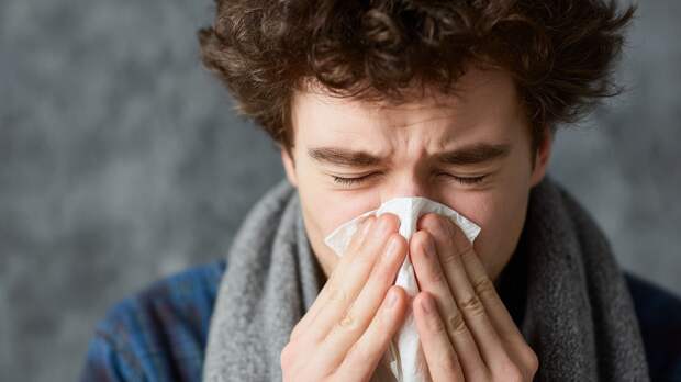 Житель Подмосковья чихнул "внутрь себя" и сломал гортань