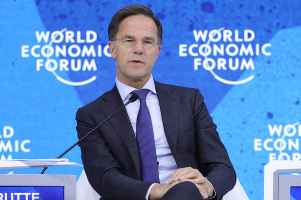 Генсек НАТО обрушился на Трампа и припомнил гибель европейских солдат за Америку