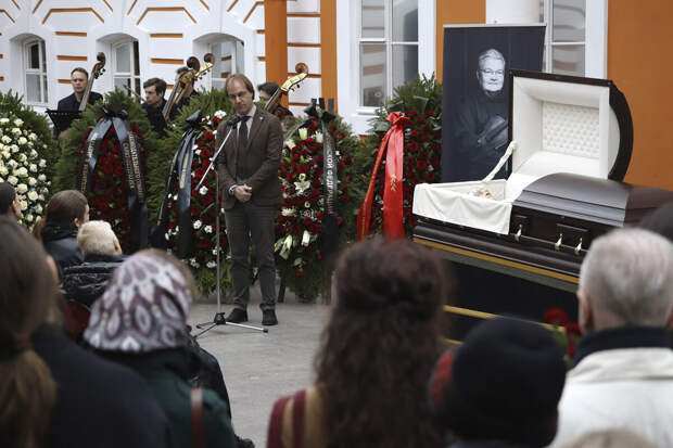 В Петербурге началась панихида в память о дирижере Стадлере