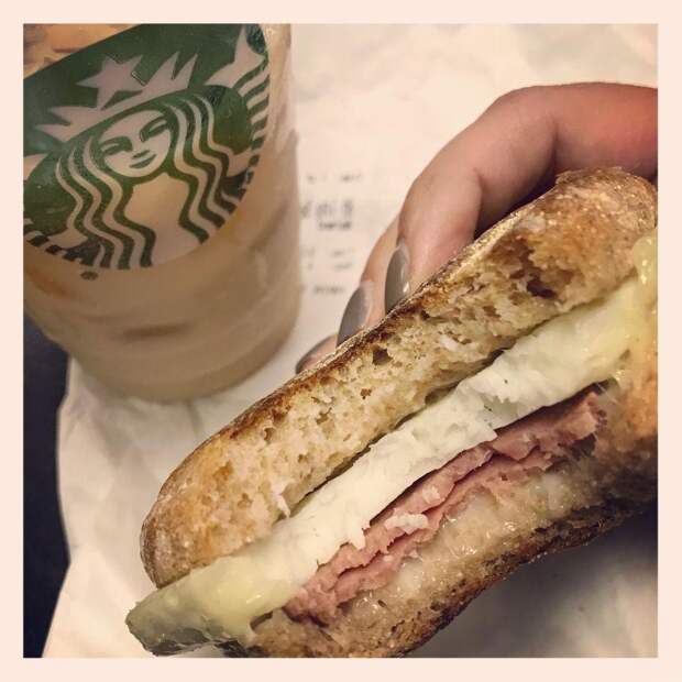 Здоровые блюда в Starbucks, которые любят диетологи