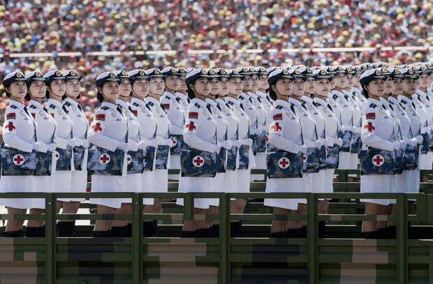 Военный парад на площади Тяньаньмэнь в Пекине