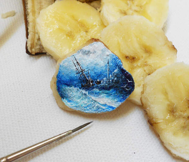 Турецкий художник создает  микрорисунки на частичках еды:  бобах, шелухе арахиса и банановых чипсах