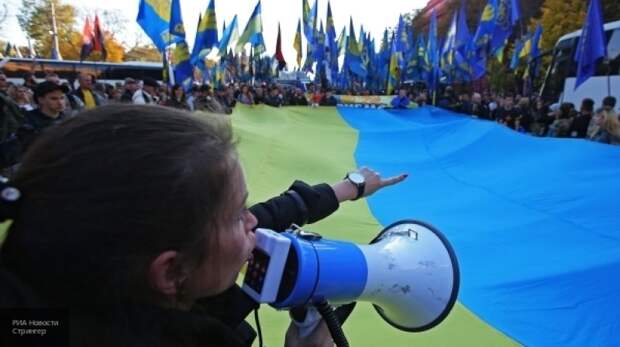 СМИ рассказали об ультранационалистических лагерях для детей на Украине