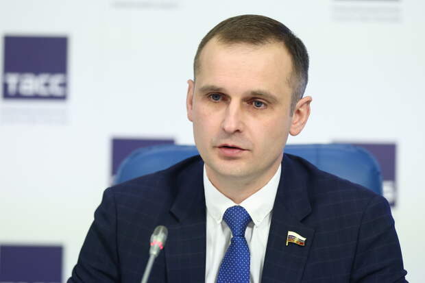 «Лучший Новый год — в кругу семьи»: Сергей Леонов о планах на праздники и блюдах «с дымком»