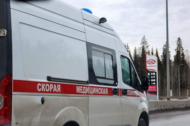 В Смоленске водителя зажало в смятой машине после ДТП на Кирова