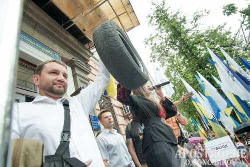 Вновь бардак на полстраны и предчувствие войны Вятрович на митинге в защиту Порошенко