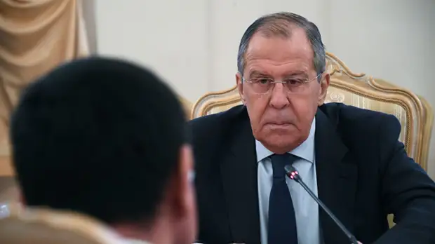 Лавров считает возмутительными слова советника Абэ о мирном договоре