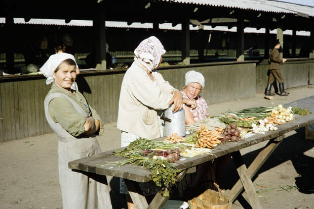 Russia, merchants selling vegetables at Irkutsk market Russia, merchants selling vegetables at Irkutsk market
