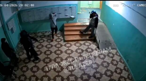 В Туле подростки сломали почтовые ящики и сорвали гирлянду