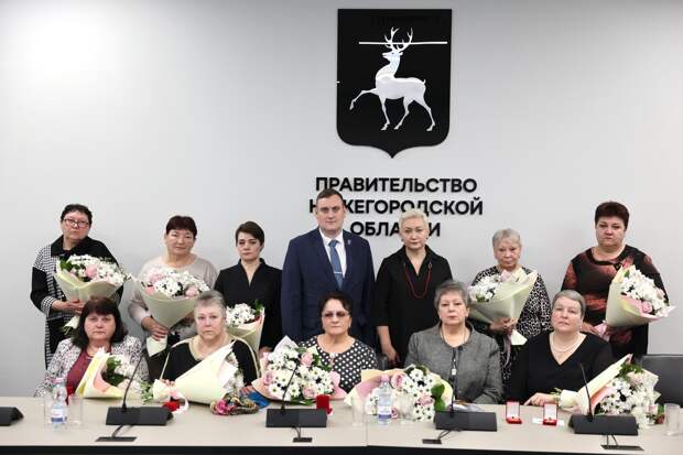 Знак «Признание» вручили 10 нижегородским матерям воинов СВО