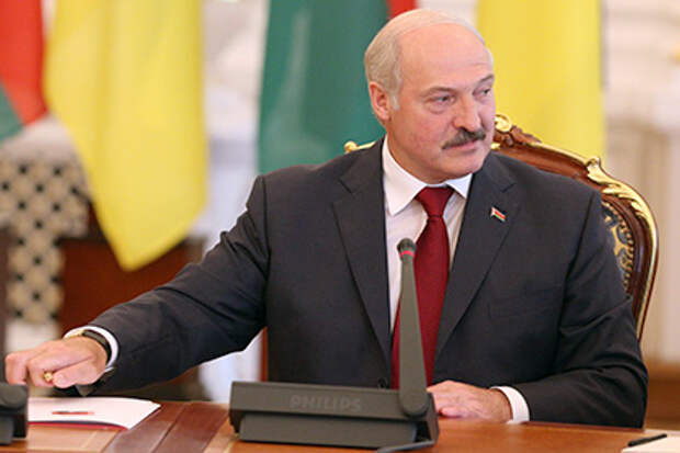 Лукашенко пожаловался на плохую правительственную связь Лукашенко пожаловался на плохую правительственную связь