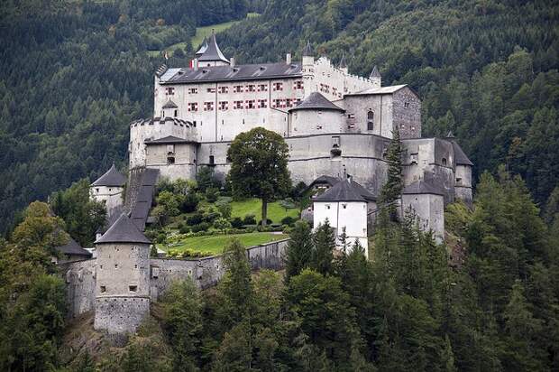 hohenwerfen-01