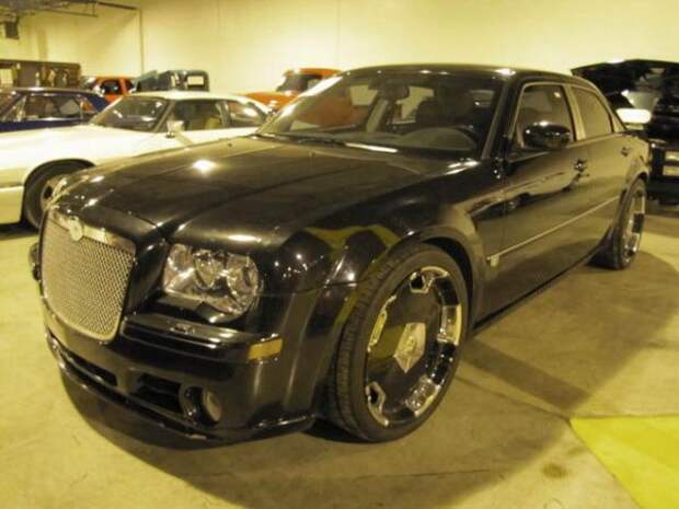 Конфисковали гараж на 10 млн. долларов (21 фото) Конфисковали гараж на 10 млн. долларов (21 фото)