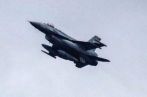 Греция отправила на Кипр два фрегата и два истребителя F-16