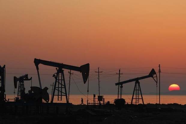 Фьючерсы на нефть WTI подешевели в ходе азиатских торгов