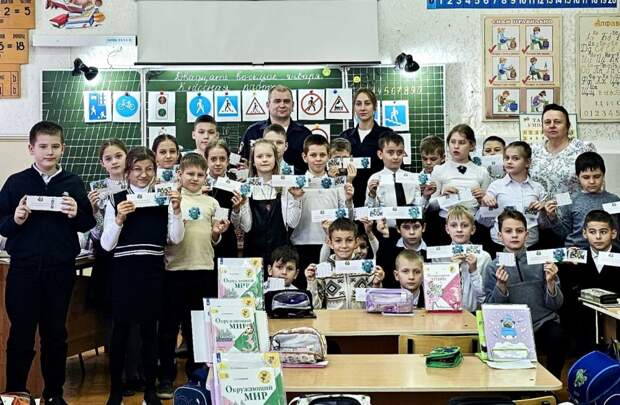 В Майкопе Госавтоинспекторы проверили знание ребят по дорожной грамотности