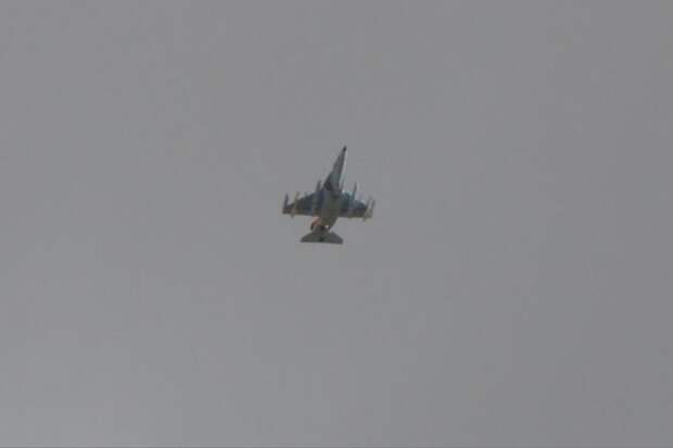 Як-130 и МиГ-29 замечены в небе над иранской столицей