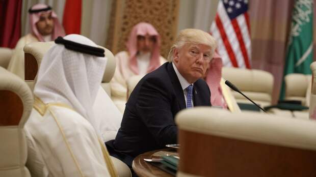 Трамп — монархиям Залива: «Даете $5 трлн — буду воевать с Ираном. Даете $2,5 трлн — не буду»