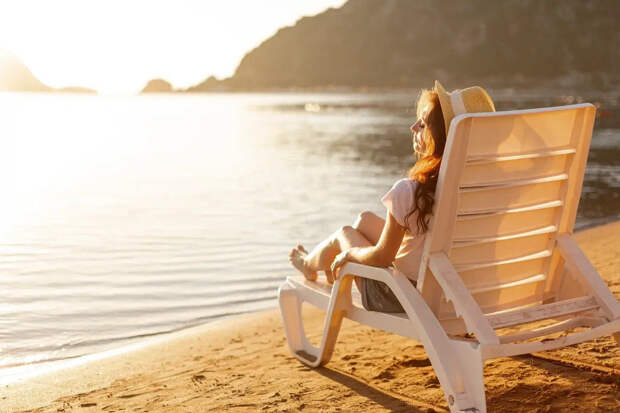 Цветы в унитазе и охота за шторами: эксперты назвали самые абсурдные запросы русских туристов