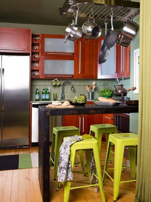 35 примеров, как сэкономить место на кухне с помощью маленького стола