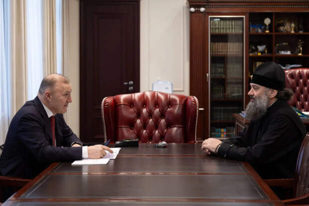 Глава Адыгеи провел встречу с архиепископом Майкопским и Адыгейским Тихоном