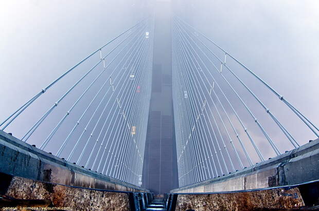 на высоте 136 метров bridge20 Туманный рассвет над Киевом на высоте 136 метров