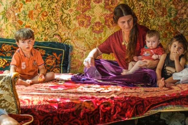 Народ без постоянного места жительства, итальянский фотограф создал уникальный проект о жизни цыган