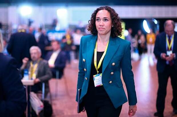 Генсек СвДП Николь Бюттнер побрила голову после провала на выборах в Баден‑Вюртемберге