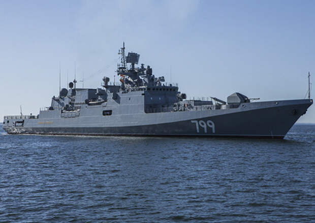 ВМФ РФ пополнился новым боевым фрегатом: Андреевский флаг подняли на третьем судне проекта 11356