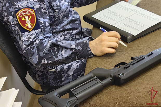 Тульские росгвардейцы передали 30 единиц оружия для нужд СВО