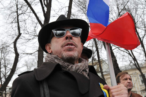 Андрей Макаревич на антивоенном «марше мира» в Москве 15 марта 2014 года