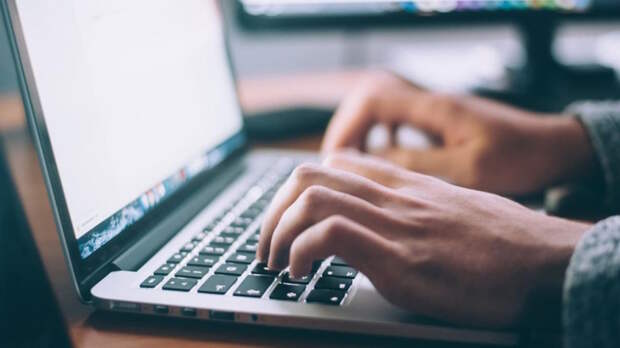 Путин спросил у Шадаева, как будет работать закон о штрафах за поиск экстремистских материалов