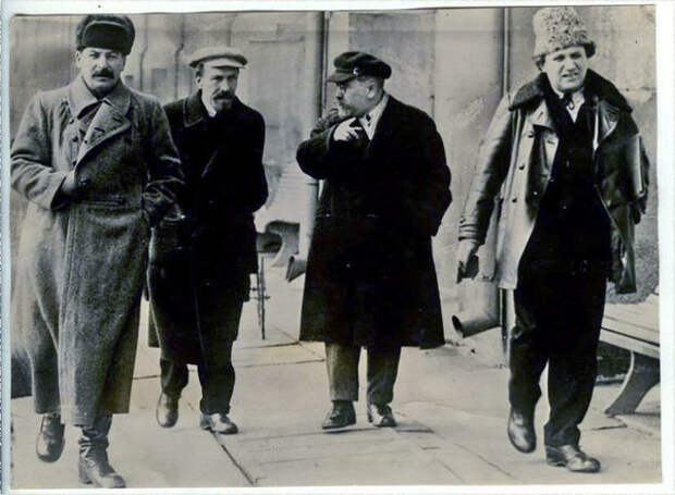 Сталин, Рыков, Каменев, Зиновьев