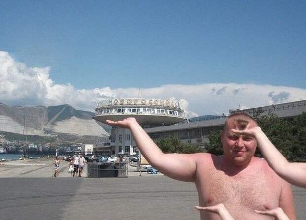 А давай сфоткаем, будто тебя на руке держат! А давай сфоткаем, будто тебя на руке держат!
