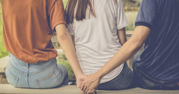 Я тогда первый раз увидела его жену и поняла — с любовником нужно расставаться