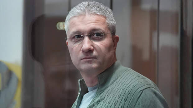 Приставы начали изымать имущество Тимура Иванова на 1,2 млрд