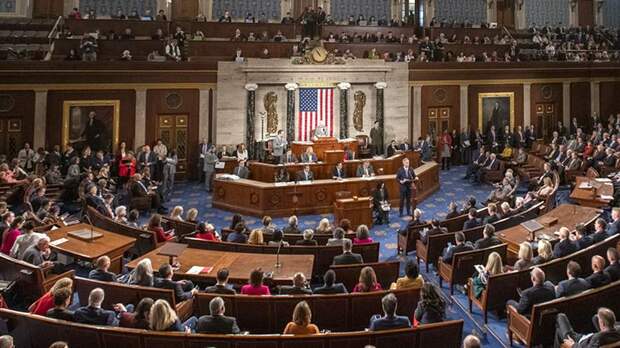 Палата представителей США одобрила голосование за проект помощи Киеву на $61 млрд