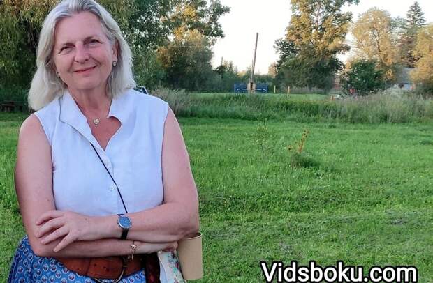 Бывший глава МИД Австрии Карин Кнайсль была вынуждена покинуть родину из-за угроз и обвинений в связях с Россией и теперь она живёт в деревне в Рязанской области.-4