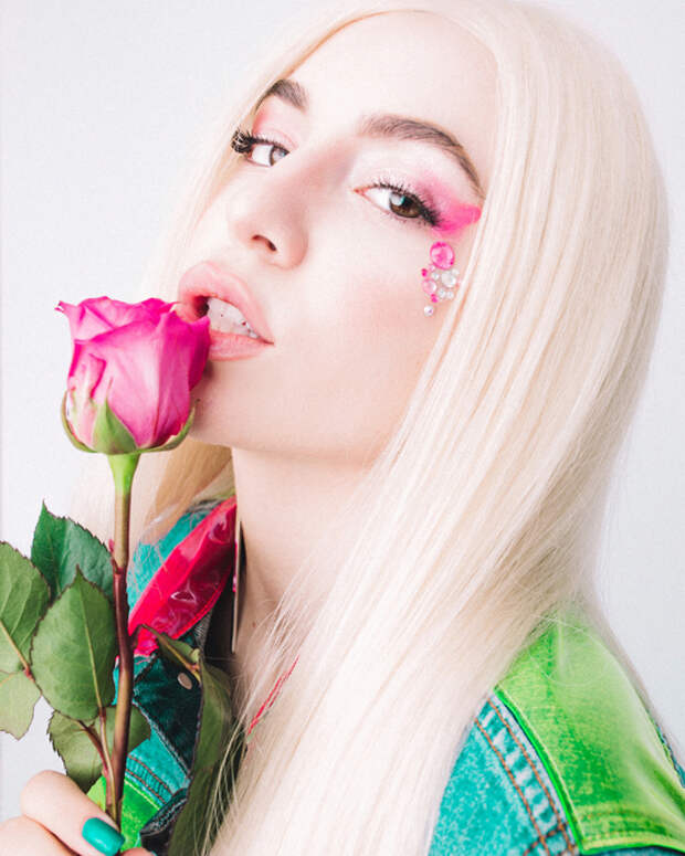 Ava-Max---Instagram-and-social-media-34 (560x700, 487Kb)