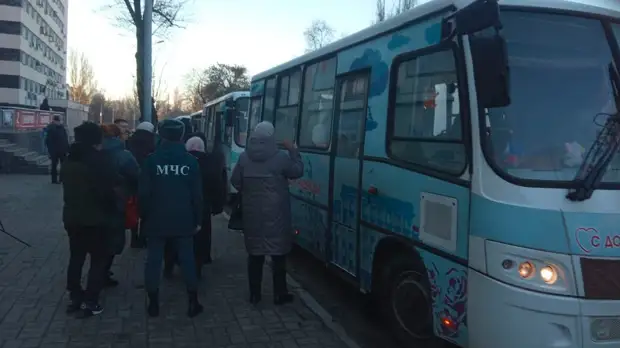 Российские военные вывезли часть беженцев из Изюма