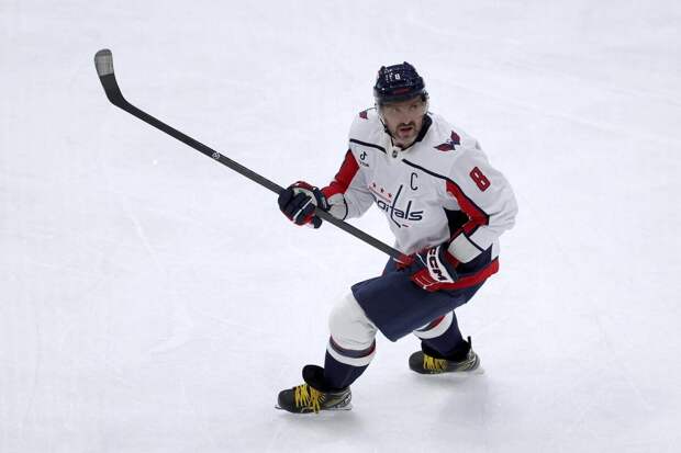 Чемпион ОИ Буцаев пожелал Овечкину продолжать покорять новые рубежи хоккея