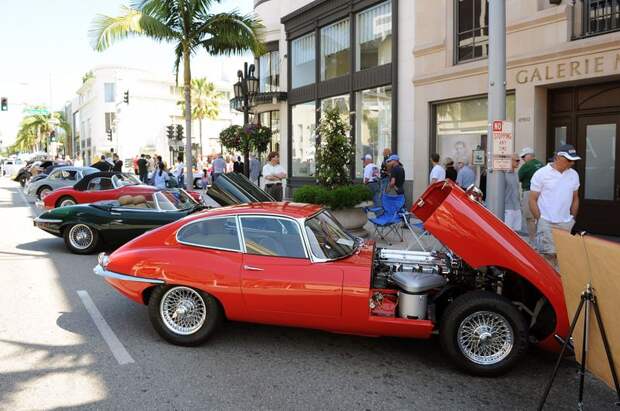 2010 Rodeo Drive Concours (56 фото) 2010 Rodeo Drive Concours (56 фото)