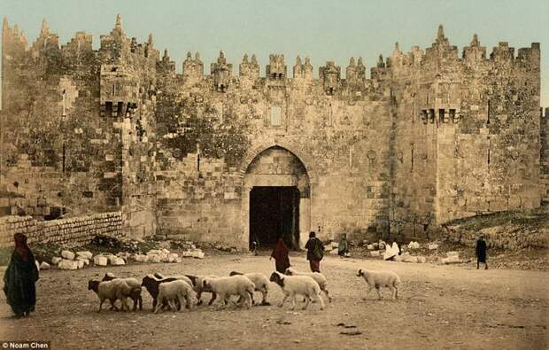 Редкий цветной снимок: Дамасские ворота в 1890 году Израиль, архивные фотографии, иерусалим, история, прошлое и настоящее, сравнение, тогда и сейчас, тогда и сегодня