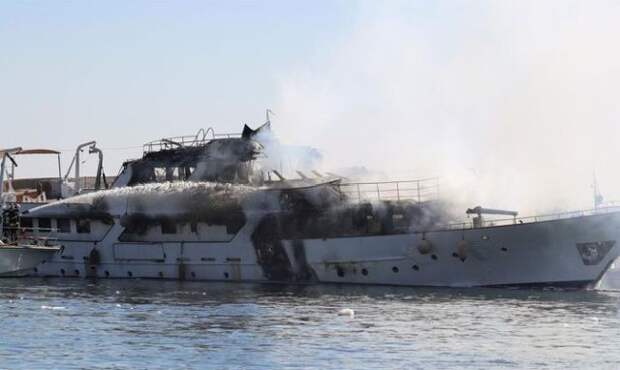 Шикарная 42-метровая яхта больше не будет бороздить морские просторы (и сдаваться в аренду за 75 тыс евро)