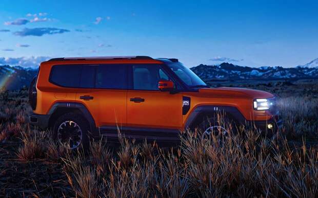 «Крузак» из Китая на внедорожной трассе — первое видео!